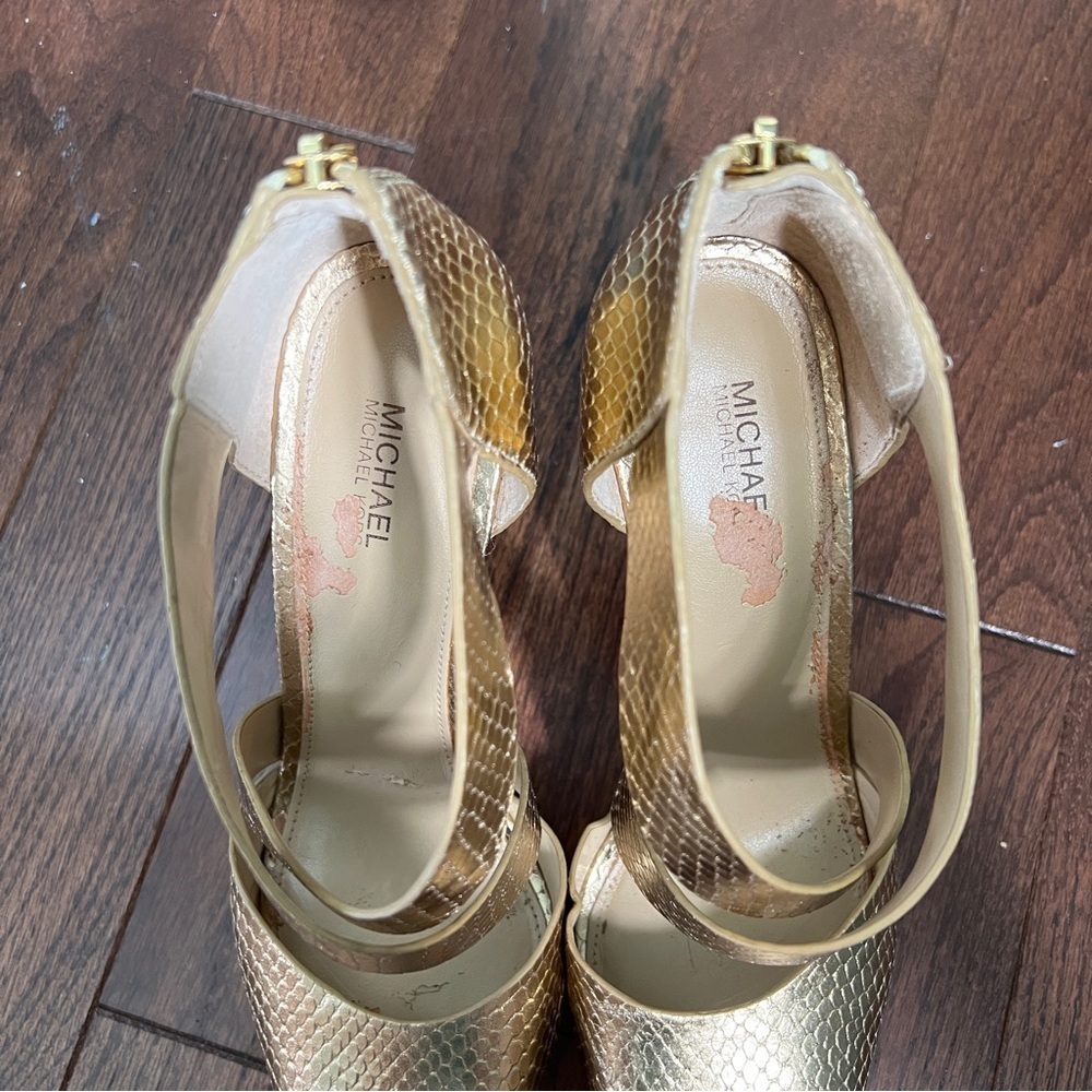 Michael Kors 8.5 Gold Snake Platform Pump Heels - Picture 6 of 11